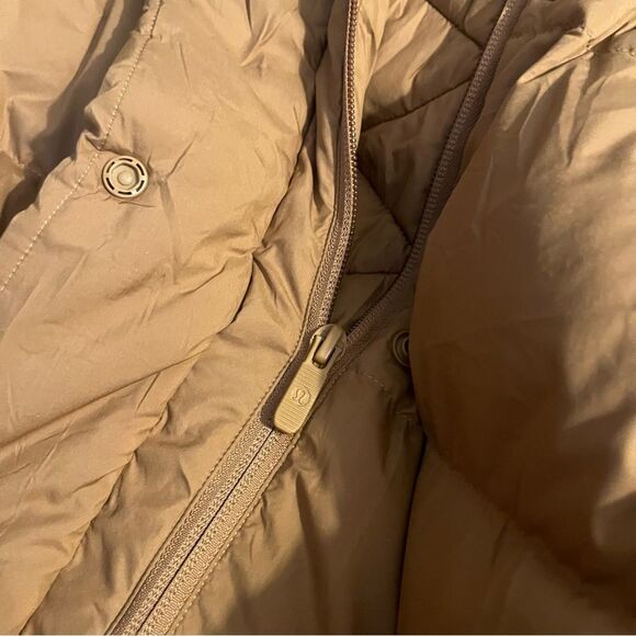 Lululemon wunder puff cropped jacket size 2 - Picture 2 of 7